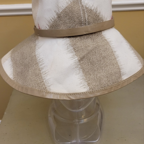 Burberry Women Multi-Colored Canvas Bucket Hat Size Medium - Picture 8 of 16
